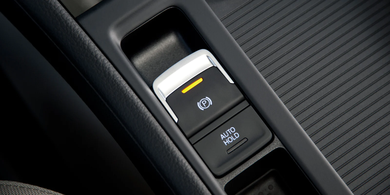 Sådan udløser du en defekt elektronisk parkeringsbremse