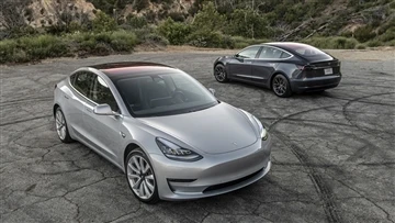 Kommer den nye model 3? Tesla intensiverer lagerrydning i USA