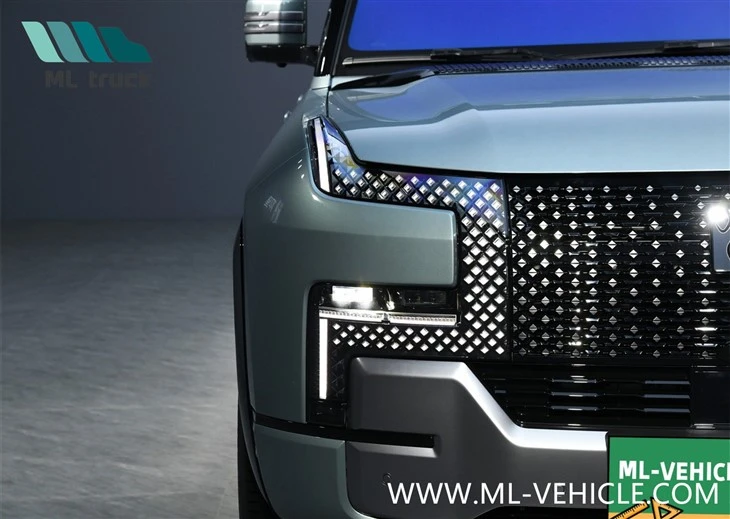 BYD YangWang U8 PHEV SUV Luxury Edition