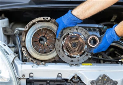 Sådan bestemmes materialet af en kobling og en koblingsplade