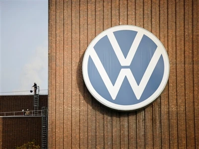 Volkswagen planlægger at reducere omkostningerne med 4 milliarder euro med lø...